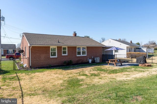 20 LINCOLN DR, Hanover, PA 17331