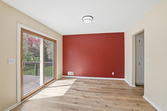 738 County Road B E, Maplewood, MN 55117