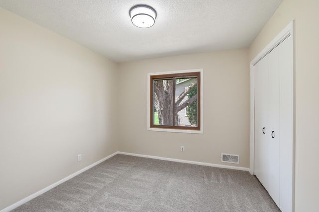738 County Road B E, Maplewood, MN 55117