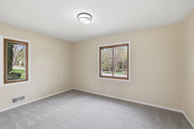 738 County Road B E, Maplewood, MN 55117