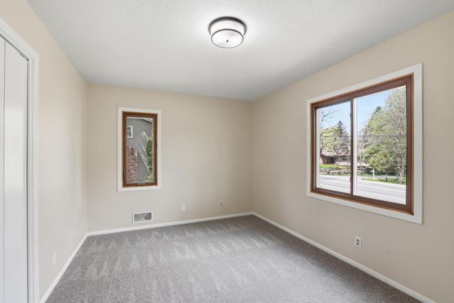 738 County Road B E, Maplewood, MN 55117