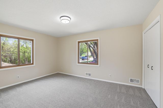 738 County Road B E, Maplewood, MN 55117