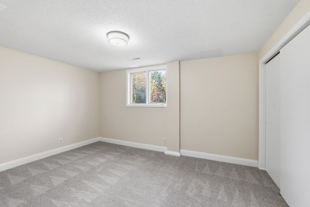 738 County Road B E, Maplewood, MN 55117
