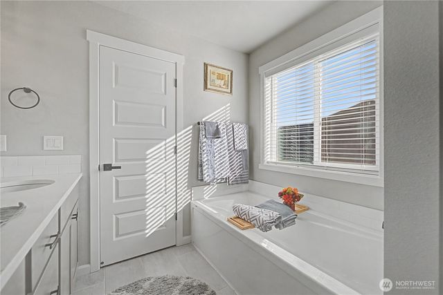 4717 W Thrush Street, Moses Lake, WA 98837