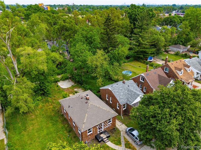 16226 Santa Rosa Drive, Detroit, MI 48221