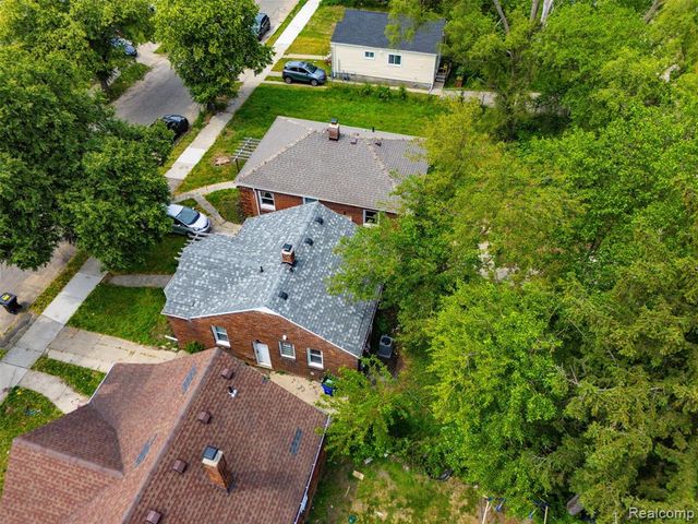 16226 Santa Rosa Drive, Detroit, MI 48221