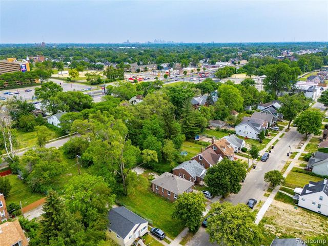 16226 Santa Rosa Drive, Detroit, MI 48221