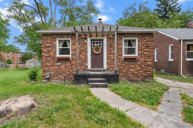 16226 Santa Rosa Drive, Detroit, MI 48221