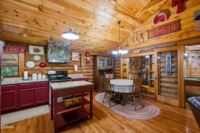 3114 Hatcher Top Road, Sevierville, TN 37862