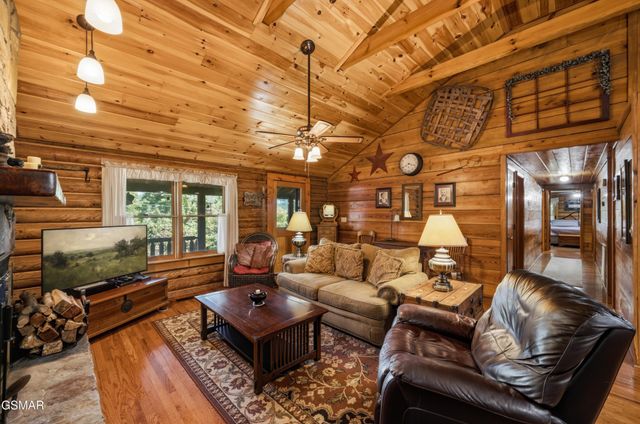 3114 Hatcher Top Road, Sevierville, TN 37862