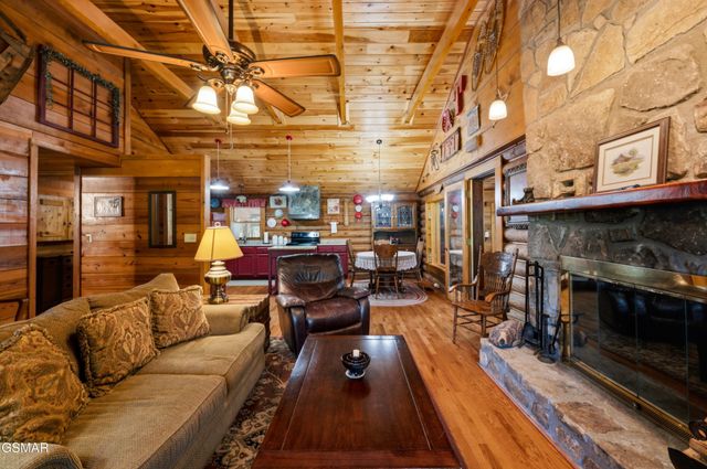 3114 Hatcher Top Road, Sevierville, TN 37862