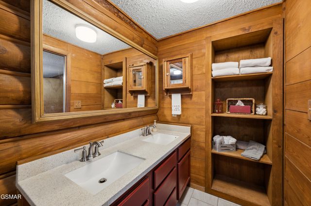 3114 Hatcher Top Road, Sevierville, TN 37862