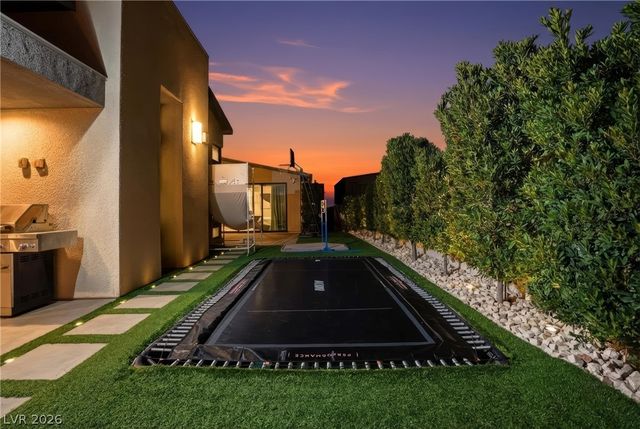 2211 Overlook Canyon Lane, Henderson, NV 89052
