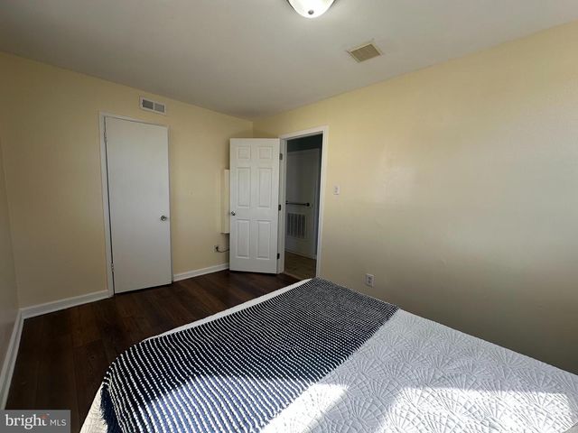 5530 HALWIS ST, Alexandria, VA 22303