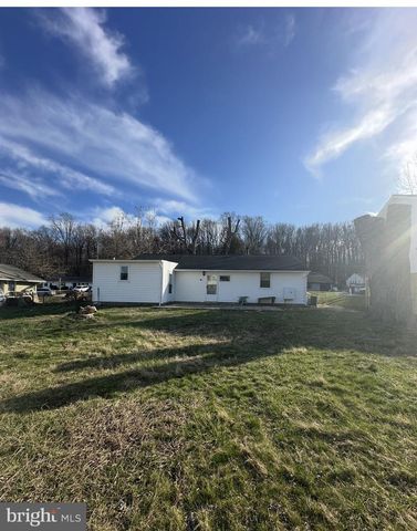 5530 HALWIS ST, Alexandria, VA 22303