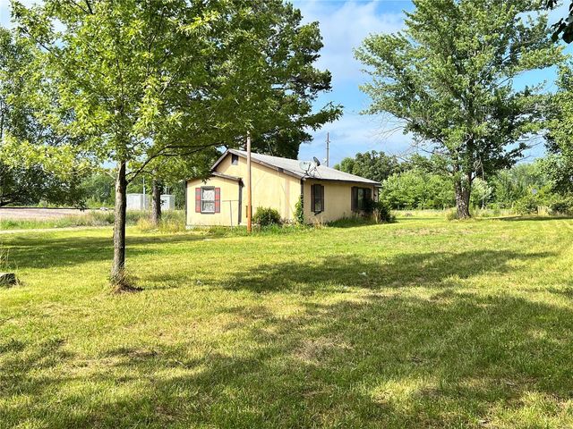 22164 State Route KK, St James, MO 65559