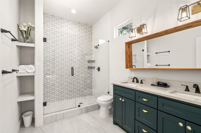 1513 E Gentry Street, Houston, TX 77009
