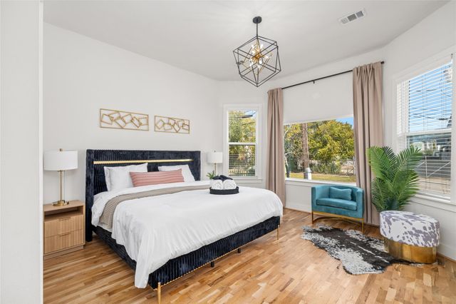 1513 E Gentry Street, Houston, TX 77009