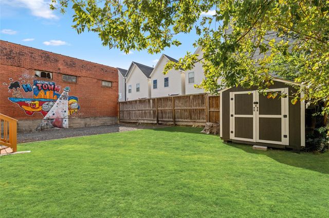 1513 E Gentry Street, Houston, TX 77009