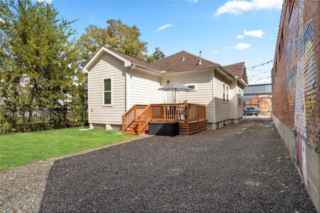 1513 E Gentry Street, Houston, TX 77009