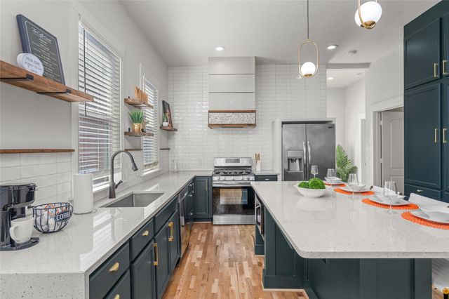1513 E Gentry Street, Houston, TX 77009