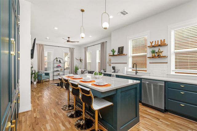 1513 E Gentry Street, Houston, TX 77009