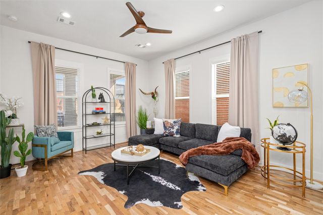1513 E Gentry Street, Houston, TX 77009