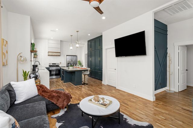 1513 E Gentry Street, Houston, TX 77009