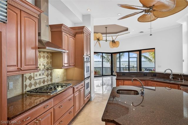 2600 McGregor BLVD, Fort Myers, FL 33901