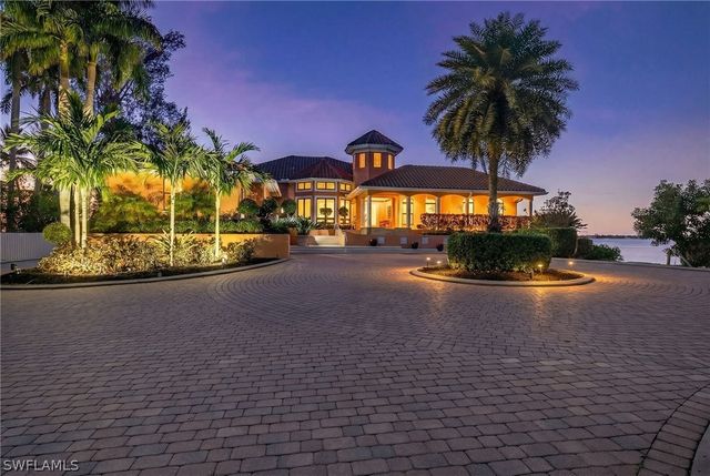 2600 McGregor BLVD, Fort Myers, FL 33901