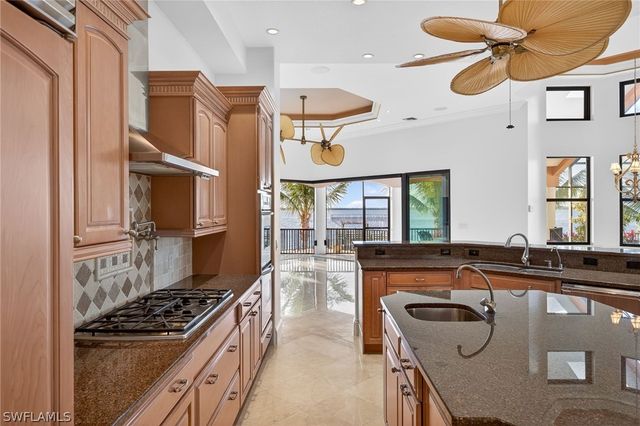 2600 McGregor BLVD, Fort Myers, FL 33901