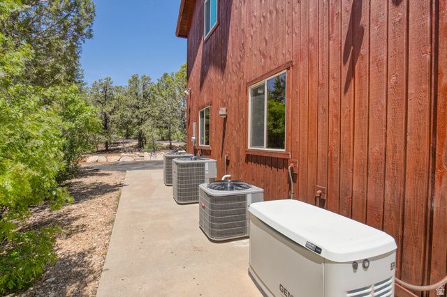 755 S ZION RIDGE RD, Orderville, UT 84758