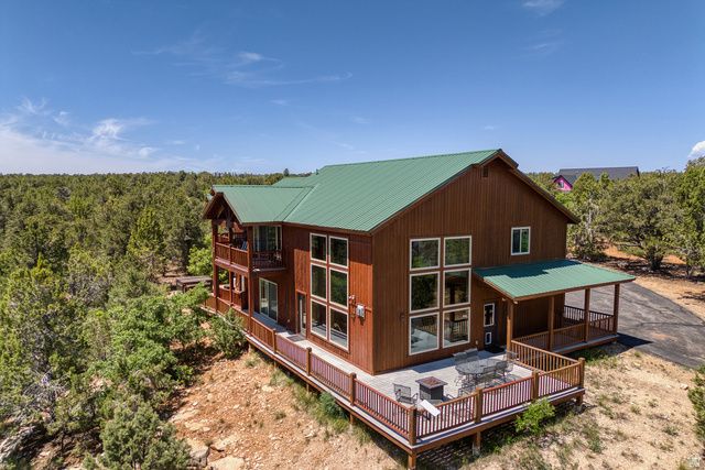 755 S ZION RIDGE RD, Orderville, UT 84758