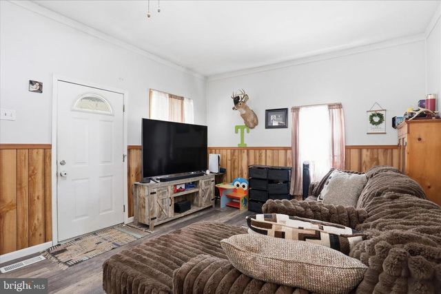 63 GREAT OAK LN, Harpers Ferry, WV 25425