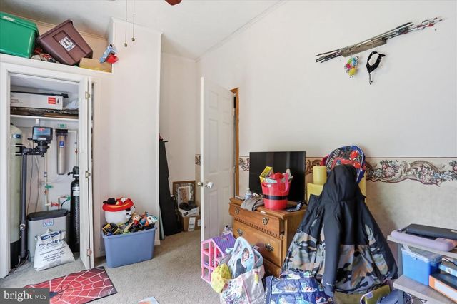 63 GREAT OAK LN, Harpers Ferry, WV 25425