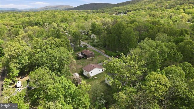 63 GREAT OAK LN, Harpers Ferry, WV 25425