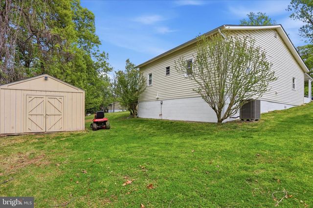 63 GREAT OAK LN, Harpers Ferry, WV 25425