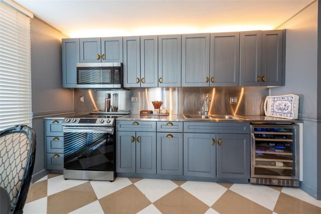 1905 N Ocean Boulevard 3A, Fort Lauderdale, FL 33305