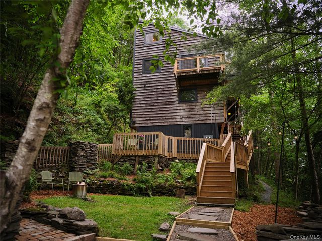 82 Cooks Brook Road, Roscoe, NY 12776