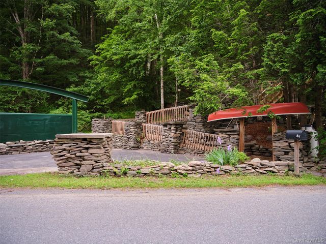 82 Cooks Brook Road, Roscoe, NY 12776
