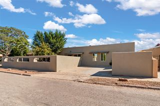 1003 Calle Margarita, Santa Fe, NM 87507