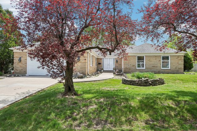 1139 W Illinois Avenue, Palatine, IL 60067