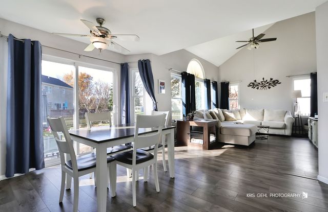 2348 N Old Pond Lane, Round Lake Beach, IL 60073