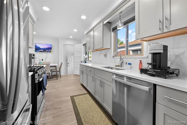 4008 Katherine Street, Dearborn Heights, MI 48125