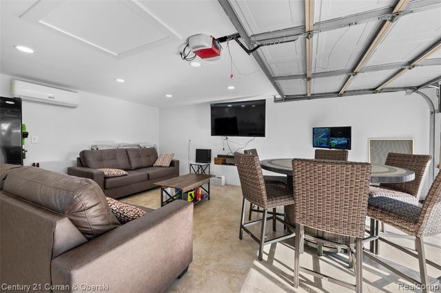 4008 Katherine Street, Dearborn Heights, MI 48125