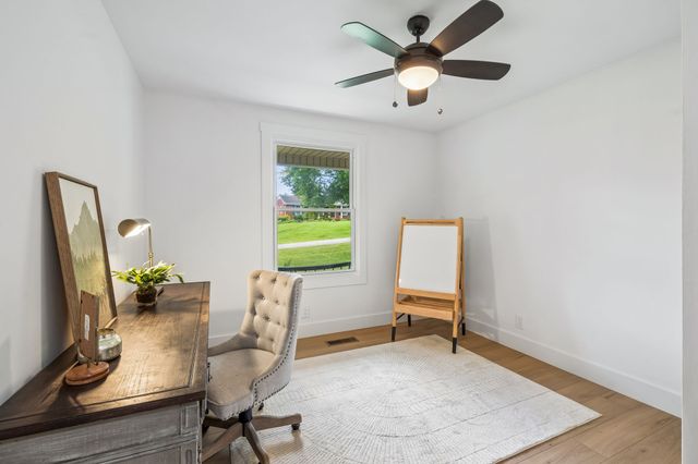 414 Hilltop Dr, Columbia, TN 38401