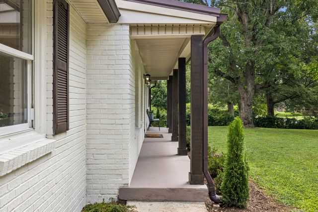 414 Hilltop Dr, Columbia, TN 38401