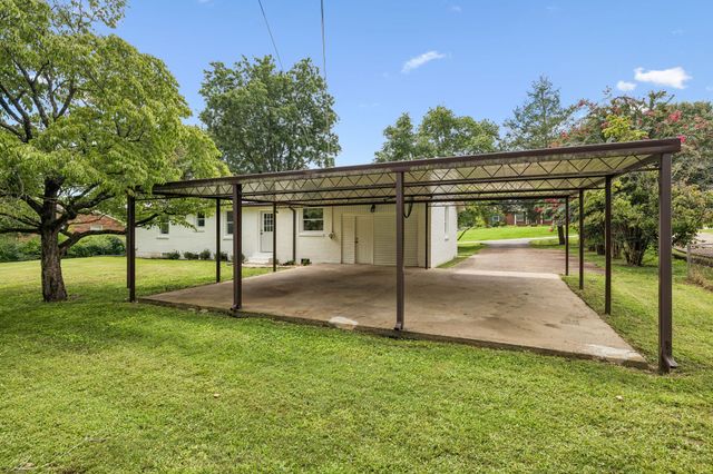 414 Hilltop Dr, Columbia, TN 38401