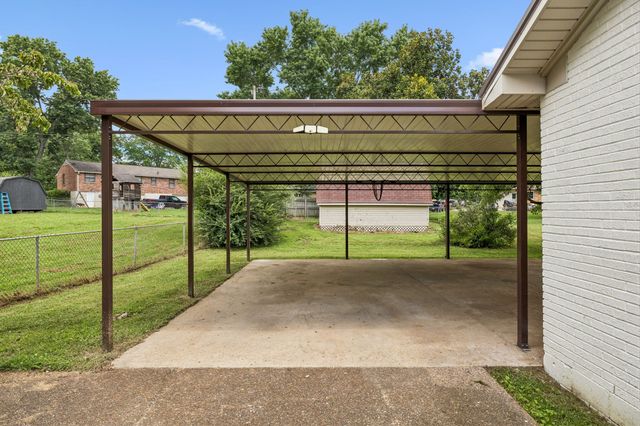 414 Hilltop Dr, Columbia, TN 38401
