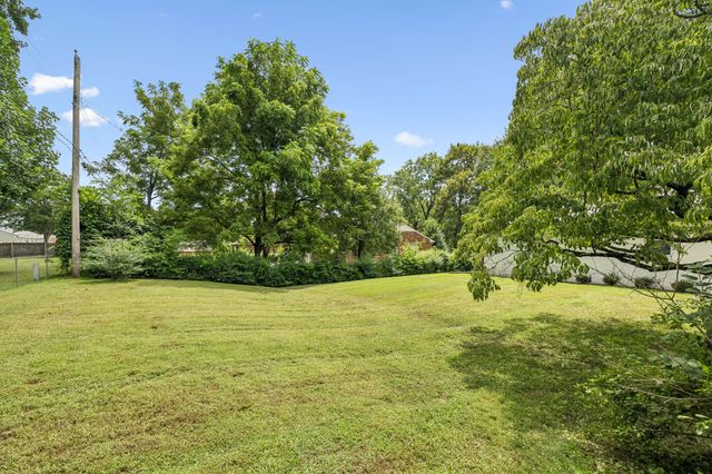 414 Hilltop Dr, Columbia, TN 38401